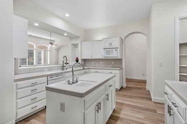 2935 E Omaha Avenue, Fresno, CA 93720