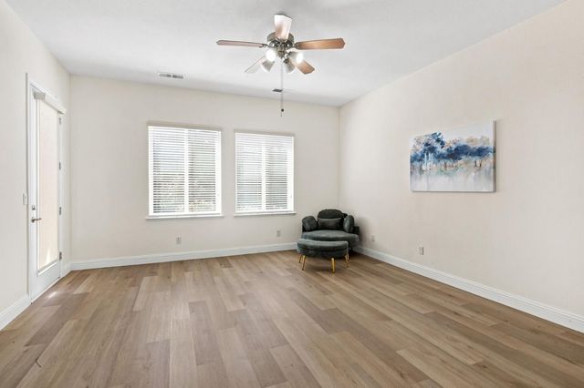 2935 E Omaha Avenue, Fresno, CA 93720