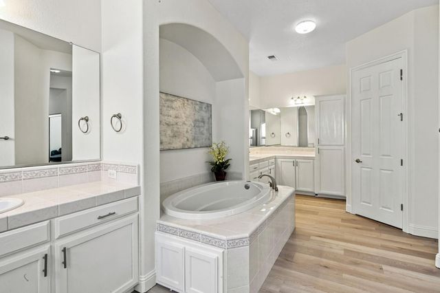 2935 E Omaha Avenue, Fresno, CA 93720