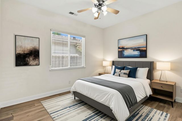 2935 E Omaha Avenue, Fresno, CA 93720
