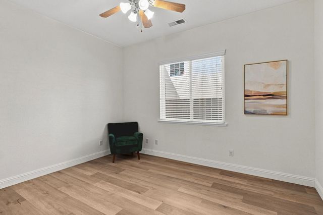 2935 E Omaha Avenue, Fresno, CA 93720
