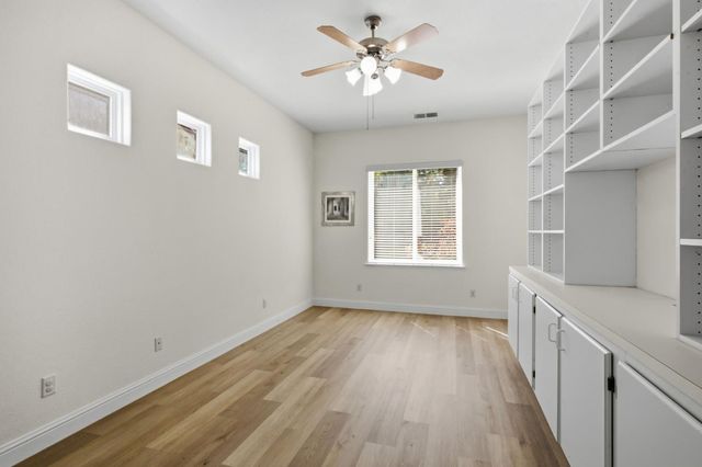 2935 E Omaha Avenue, Fresno, CA 93720