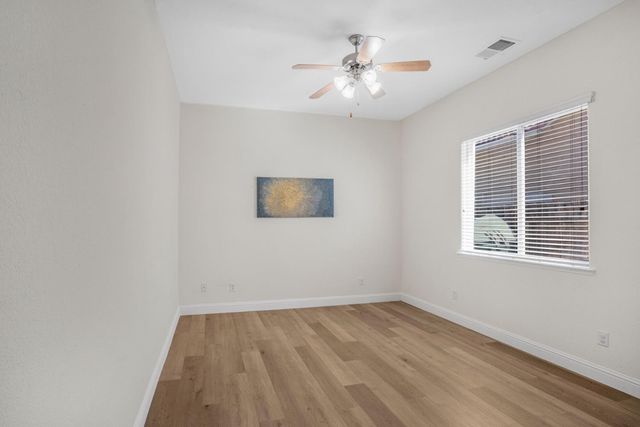 2935 E Omaha Avenue, Fresno, CA 93720