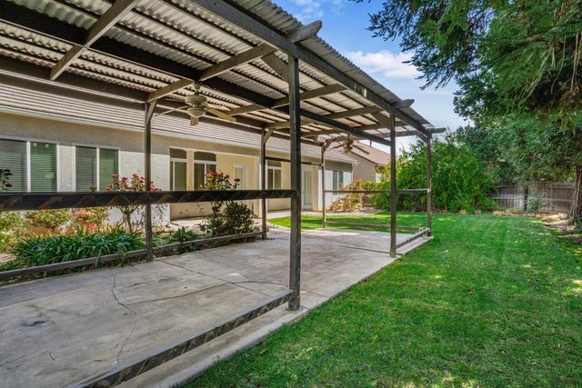 2935 E Omaha Avenue, Fresno, CA 93720