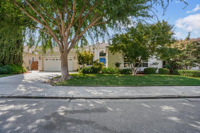2935 E Omaha Avenue, Fresno, CA 93720