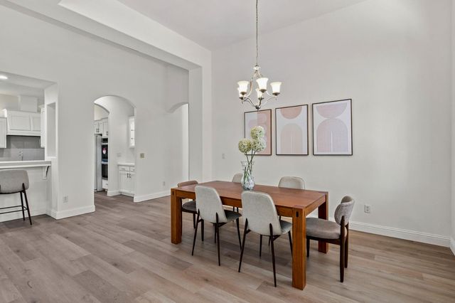 2935 E Omaha Avenue, Fresno, CA 93720