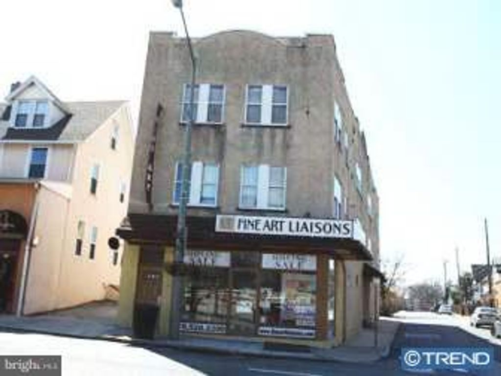 916 W LANCASTER AVE, Bryn Mawr, PA 19010