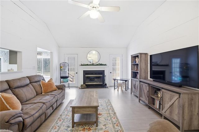 4404 Bufflehead DR, Gloucester, VA 23061