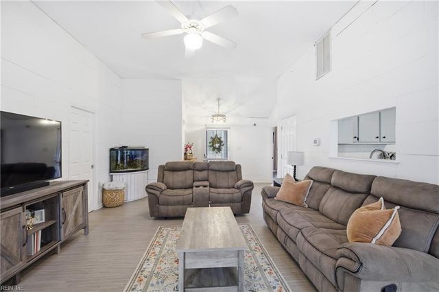 4404 Bufflehead DR, Gloucester, VA 23061