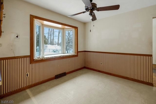 7 Manchester Dr, Hanover Twp., NJ 07981