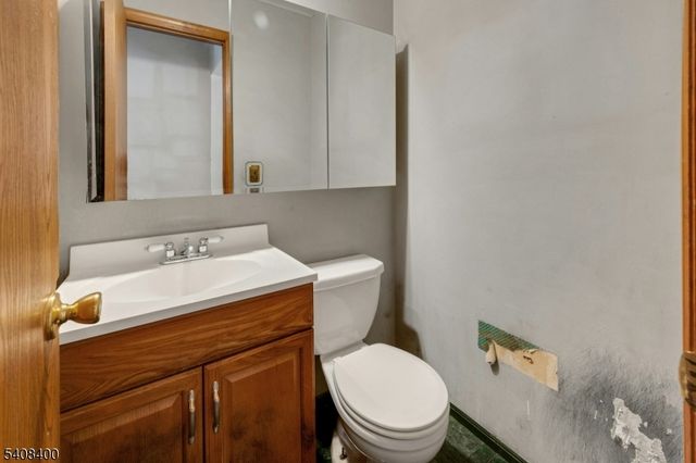 7 Manchester Dr, Hanover Twp., NJ 07981