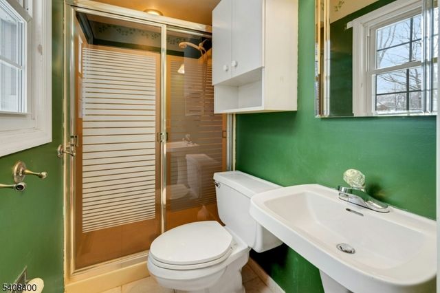 7 Manchester Dr, Hanover Twp., NJ 07981