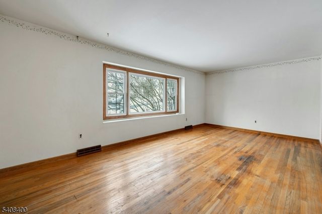 7 Manchester Dr, Hanover Twp., NJ 07981