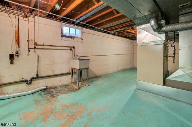 7 Manchester Dr, Hanover Twp., NJ 07981