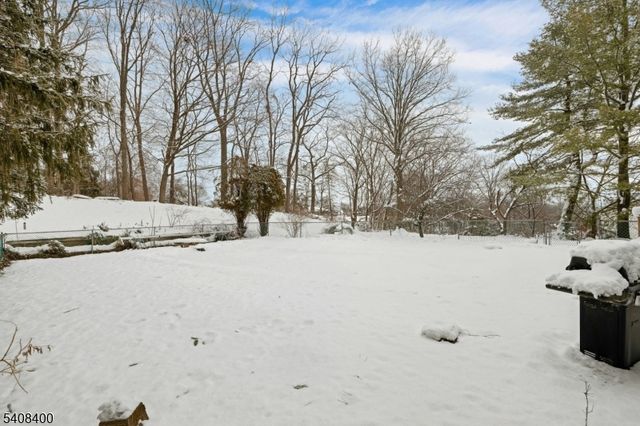 7 Manchester Dr, Hanover Twp., NJ 07981