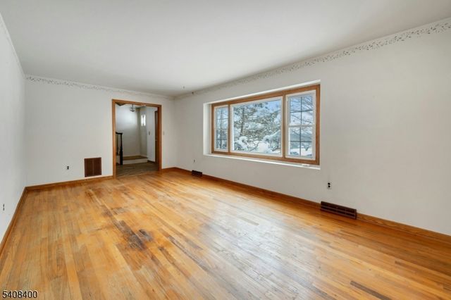 7 Manchester Dr, Hanover Twp., NJ 07981