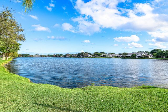 5326 Jog Lane, Delray Beach, FL 33484