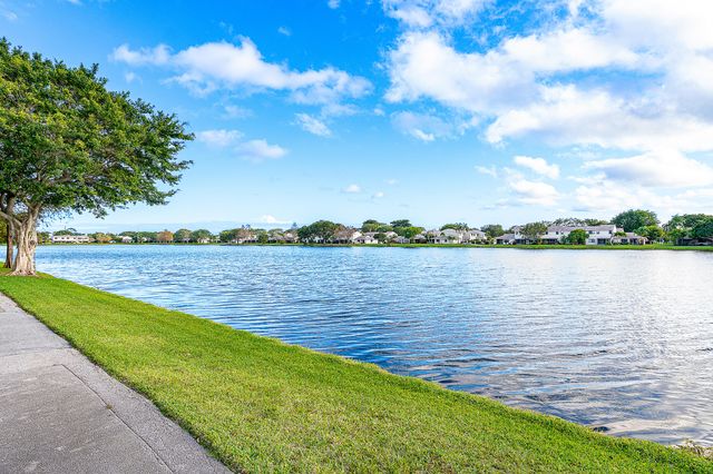 5326 Jog Lane, Delray Beach, FL 33484