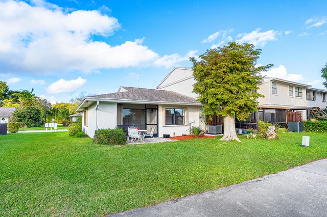 5326 Jog Lane, Delray Beach, FL 33484