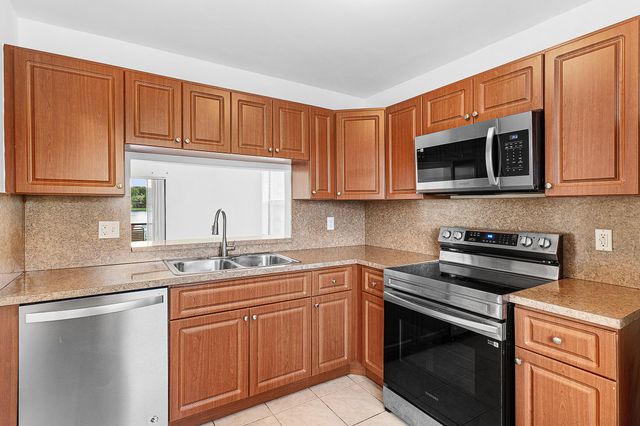 5326 Jog Lane, Delray Beach, FL 33484