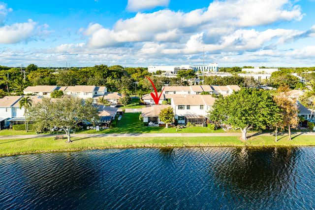 5326 Jog Lane, Delray Beach, FL 33484