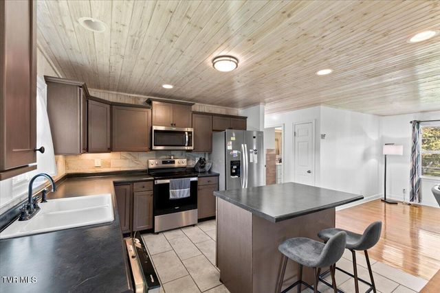 2208 Reservoir Road, Kingsport, TN 37660