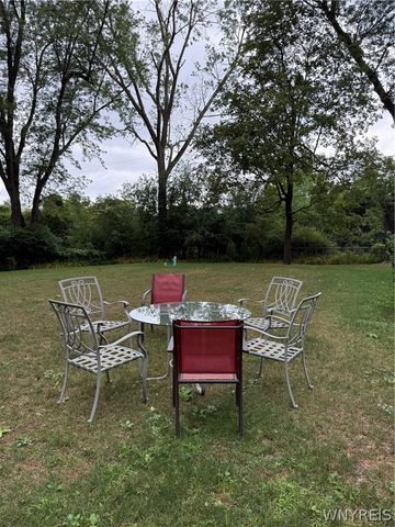 4540 West Overlook Drive, Clarence, NY 14221