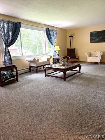 4540 West Overlook Drive, Clarence, NY 14221