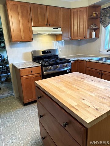 4540 West Overlook Drive, Clarence, NY 14221
