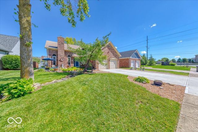 3018 Buckmoor Parkway, Greenwood, IN 46143