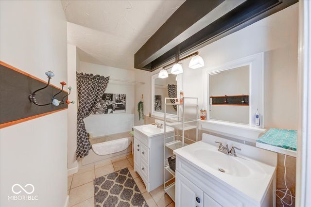 3018 Buckmoor Parkway, Greenwood, IN 46143