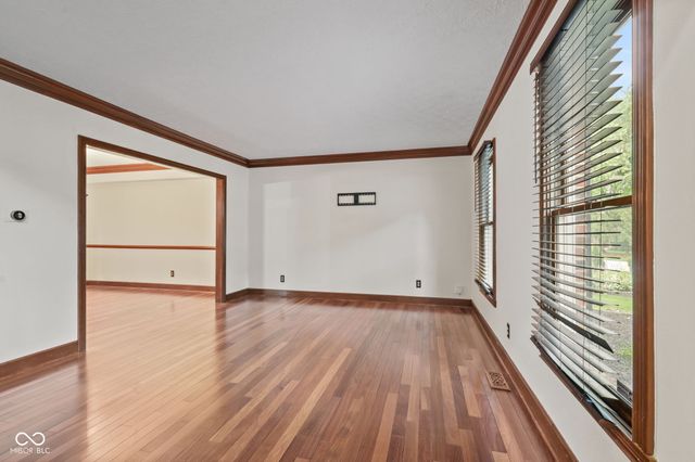 738 Howe, Carmel, IN 46032