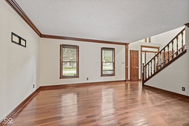 738 Howe, Carmel, IN 46032