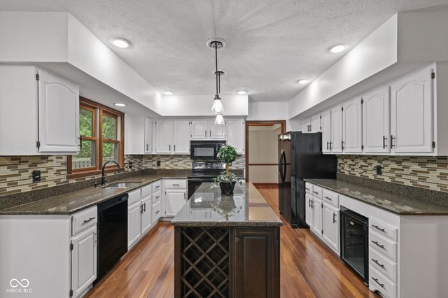 738 Howe, Carmel, IN 46032