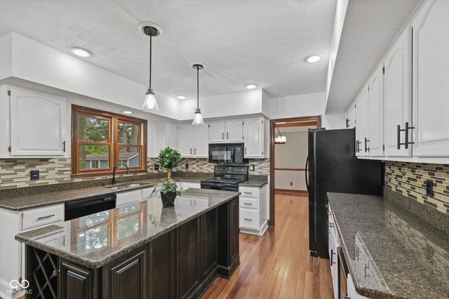 738 Howe, Carmel, IN 46032