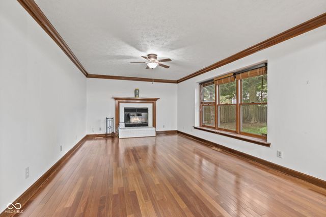 738 Howe, Carmel, IN 46032