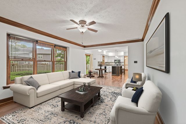 738 Howe, Carmel, IN 46032