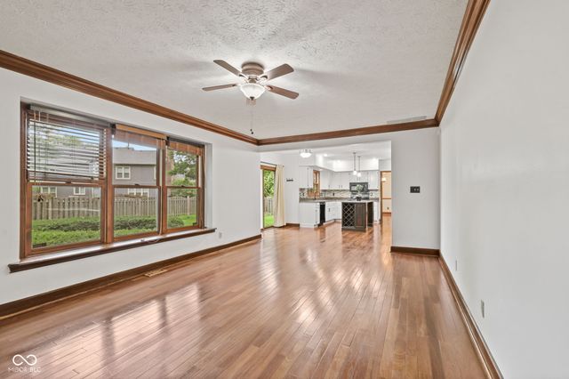 738 Howe, Carmel, IN 46032