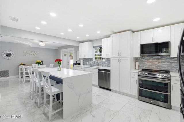 5743 W Sweetwater Boulevard, Port Orange, FL 32127