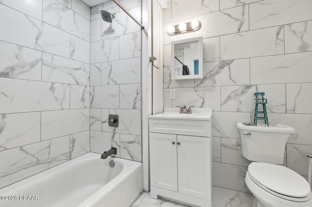 5743 W Sweetwater Boulevard, Port Orange, FL 32127