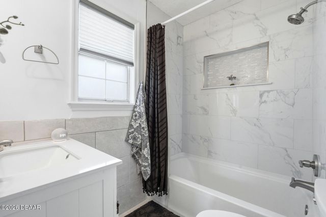 5743 W Sweetwater Boulevard, Port Orange, FL 32127