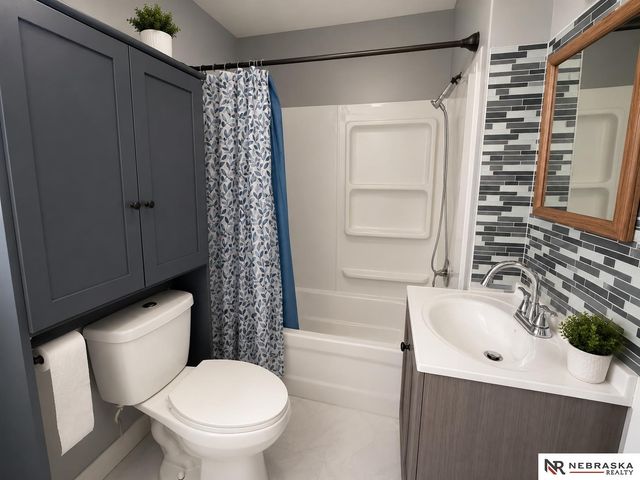 1231 S 15th Circle, Omaha, NE 68108