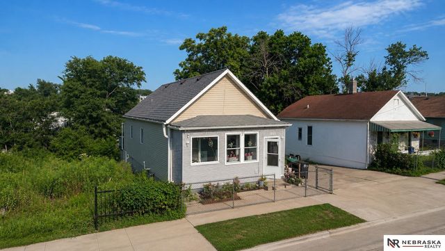 1231 S 15th Circle, Omaha, NE 68108