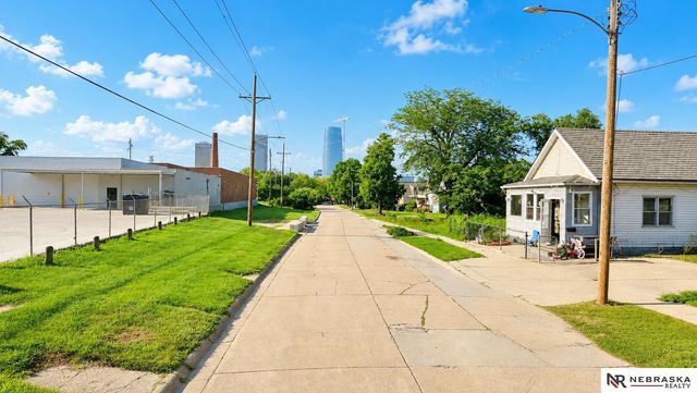 1231 S 15th Circle, Omaha, NE 68108
