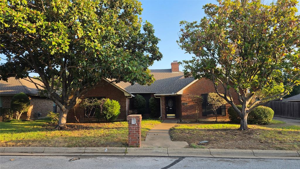 4401 Waycross Drive, Arlington, TX 76016 — exterior