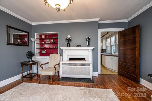 221 3rd Street NE, Hickory, NC 28601