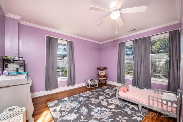 221 3rd Street NE, Hickory, NC 28601