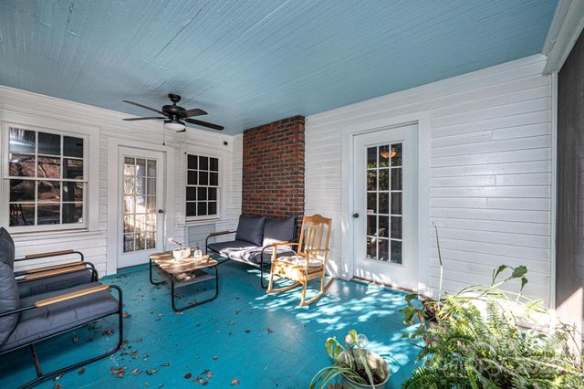 221 3rd Street NE, Hickory, NC 28601