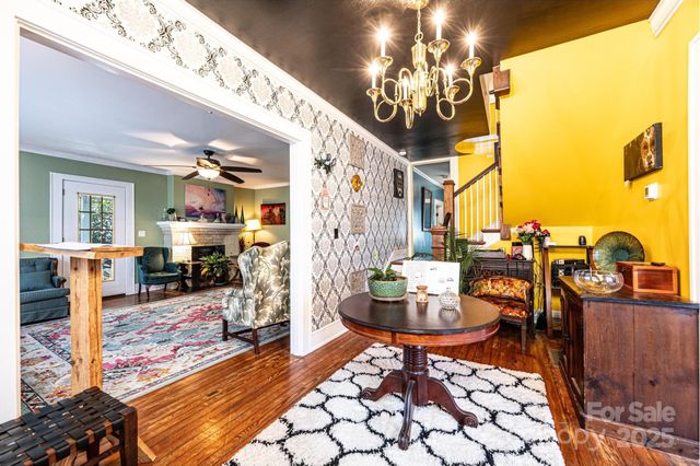 221 3rd Street NE, Hickory, NC 28601