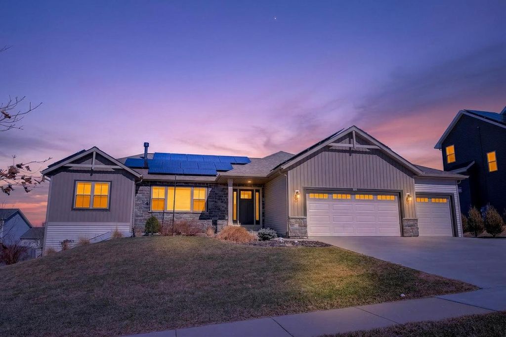 408 Saratoga Drive, Johnson Creek, WI 53038